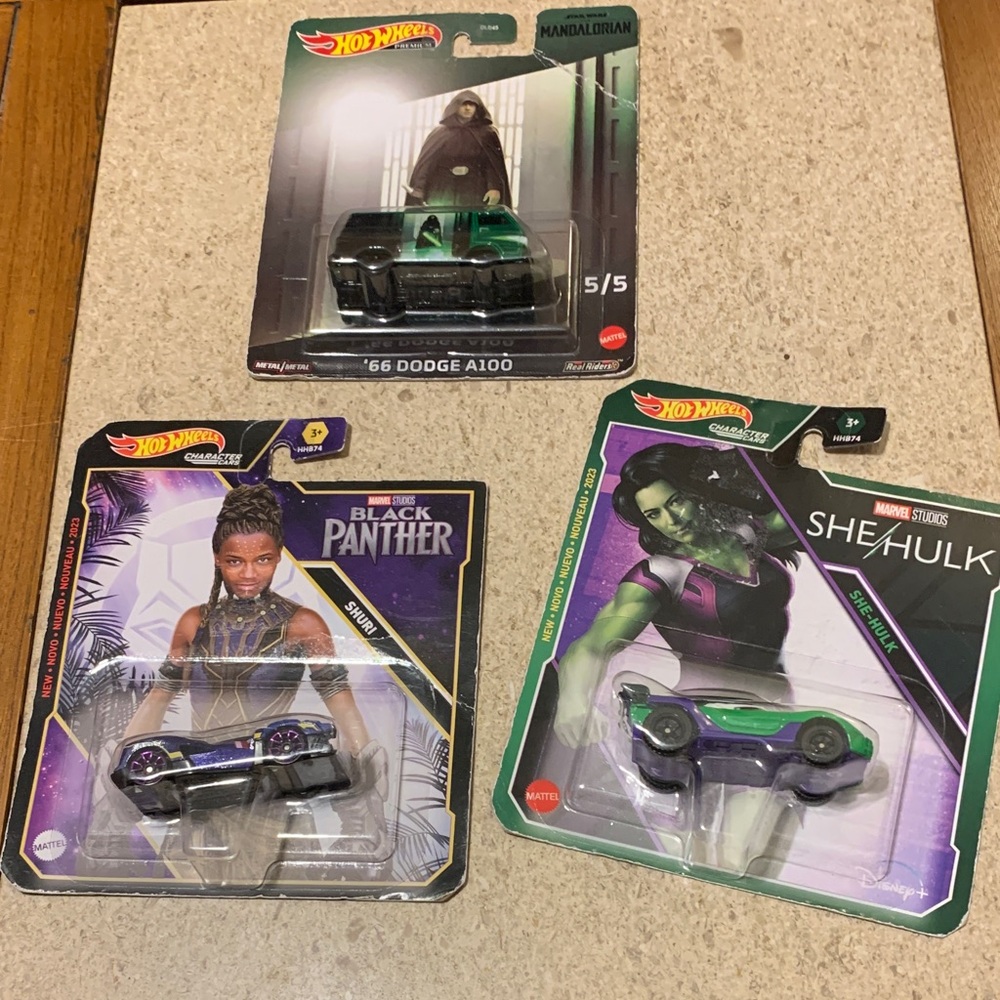 Marvel Character (3)Hot Wheels Star Wars Mandalorian She-Hulk Blk Panther Shuri